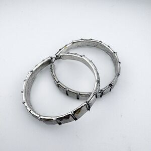 Vintage Heavy Silver‎ Tone Hoop Earrings Textured Barbed Wire Design